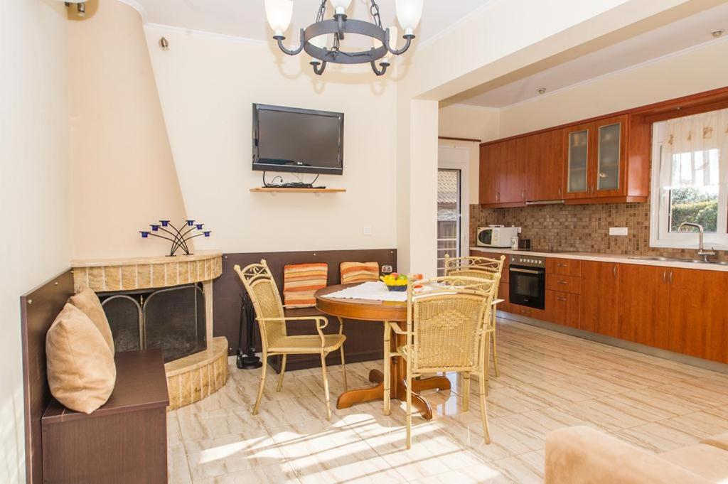 Cozy Flats In An Olive Grove By The Sandy Beach Kánalos 외부 사진